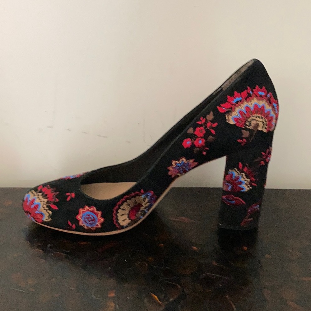 LOEFFLER RANDALL SYDNEE Black Suede Pumps, 9.5 embroidered uppers, Luxury brand! - Picture 4 of 7